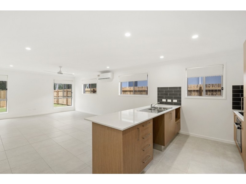 1/71 Jones Street, Rothwell QLD 4022