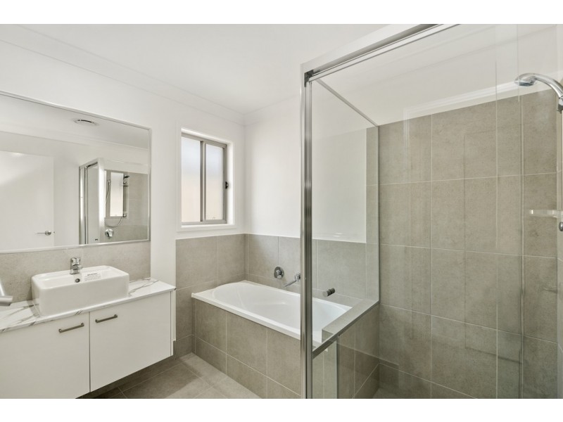 1/71 Jones Street, Rothwell QLD 4022