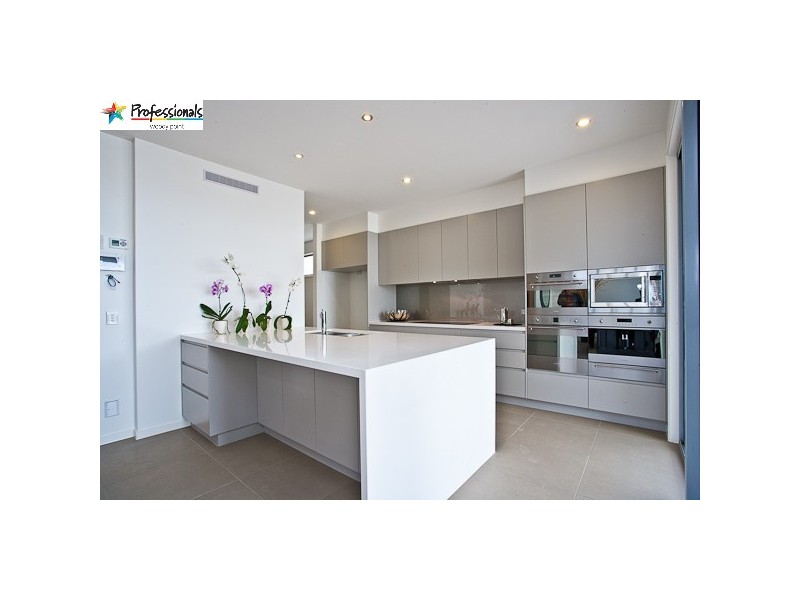 2B Osbourne Street, Scarborough QLD 4020