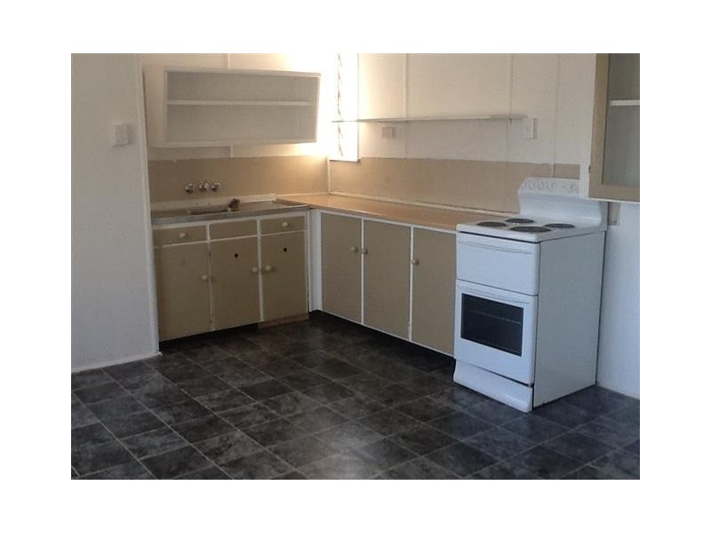 2/25 Sutton Street, Redcliffe QLD 4020