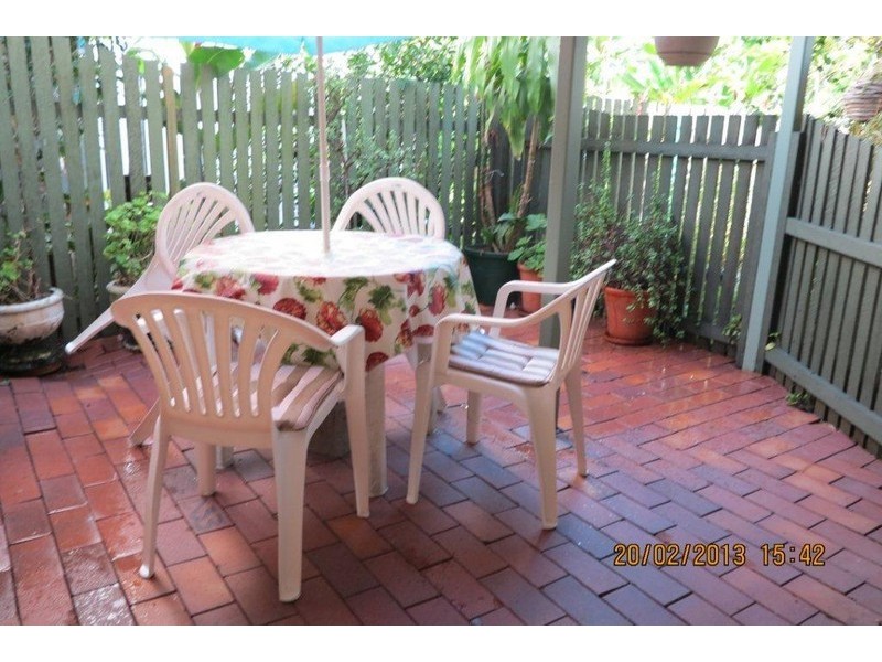 2/13 Annie Street, Woody Point QLD 4019