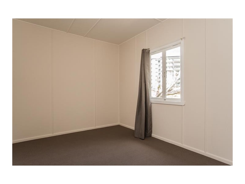 1/96 Hornibrook Esplanade, Clontarf QLD 4019
