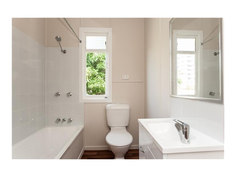 1/96 Hornibrook Esplanade, Clontarf QLD 4019