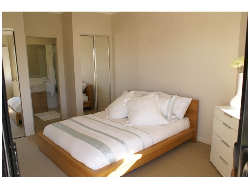 4/14 Yacht Street, Clontarf QLD 4019