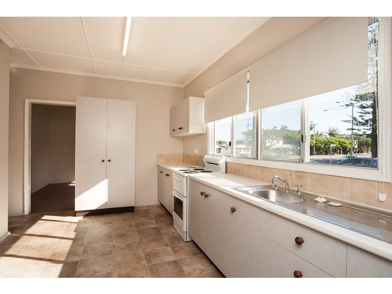 80  Victoria  Ave, Woody Point QLD 4019