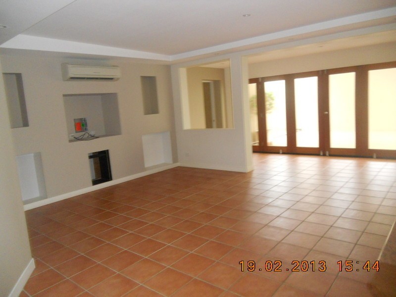 4 Anderson Street, Scarborough QLD 4020