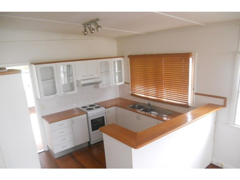 12 Annie Street, Woody Point QLD 4019