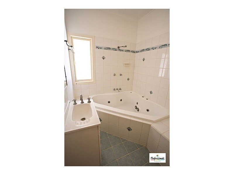 124 Arthur Street, Woody Point QLD 4019