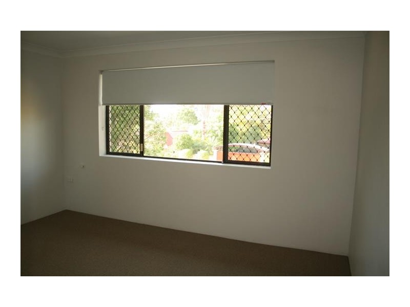 2/64 McCulloch Avenue, Margate QLD 4019