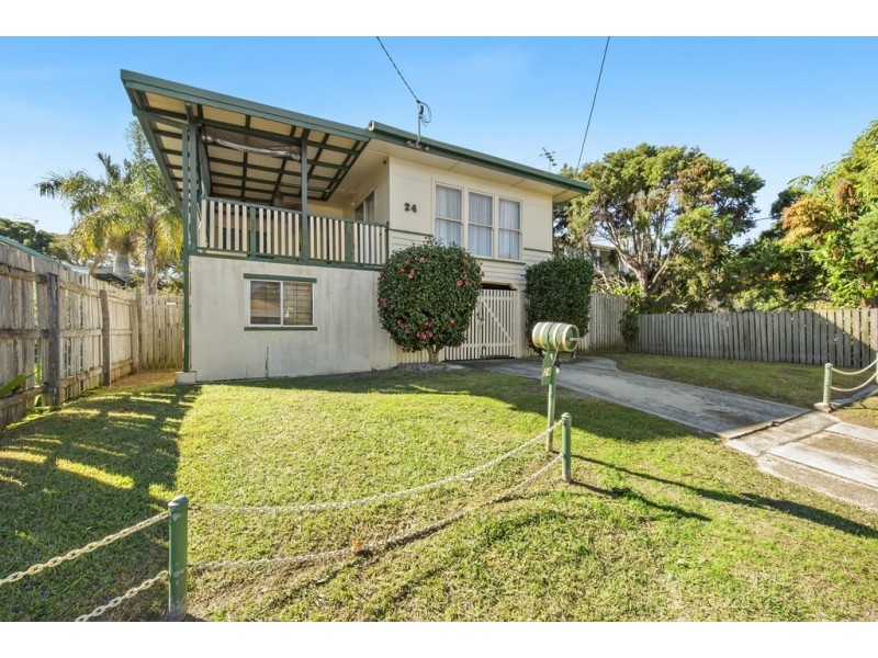 24 Alfred Street, Woody Point QLD 4019