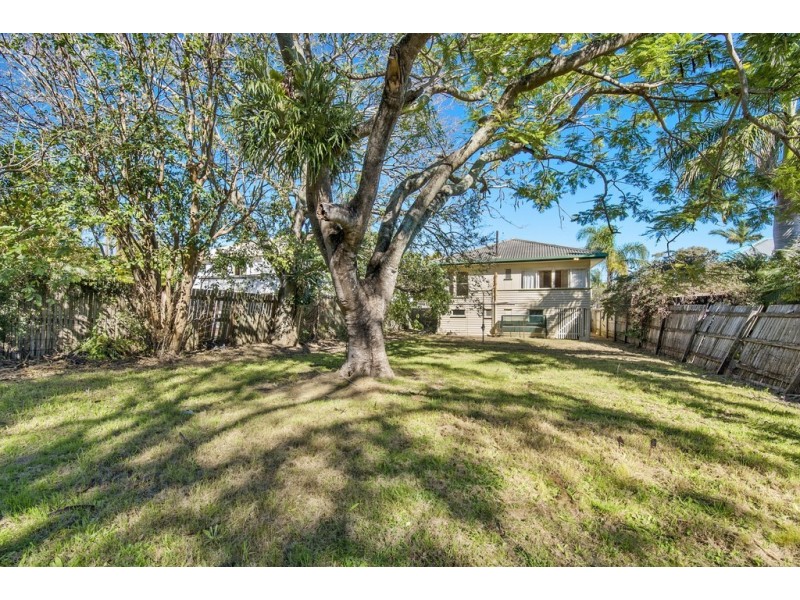 24 Alfred Street, Woody Point QLD 4019