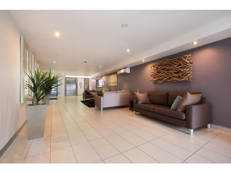 185 Redcliffe Parade, Redcliffe QLD 4020