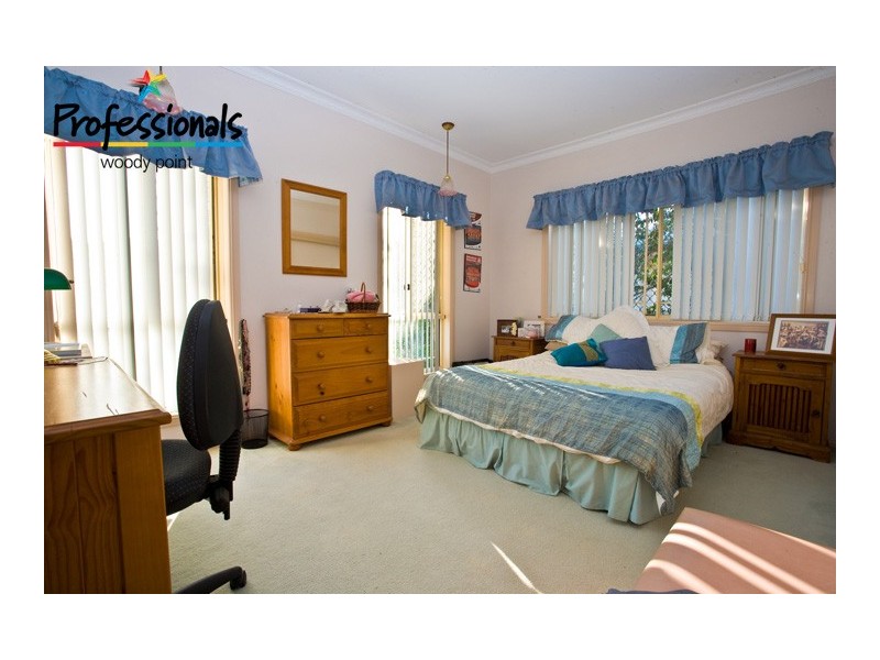 6 Fleetwing Avenue, Newport QLD 4020