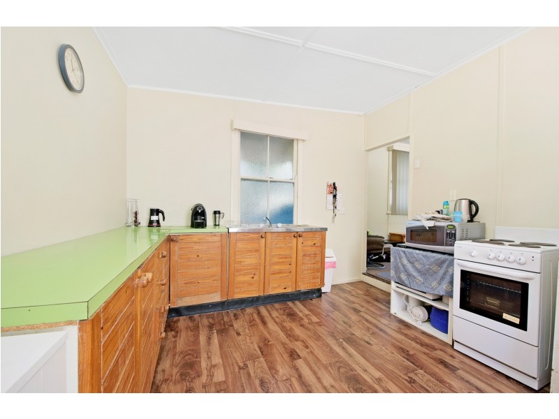 458 Oxley Avenue, Redcliffe QLD 4020