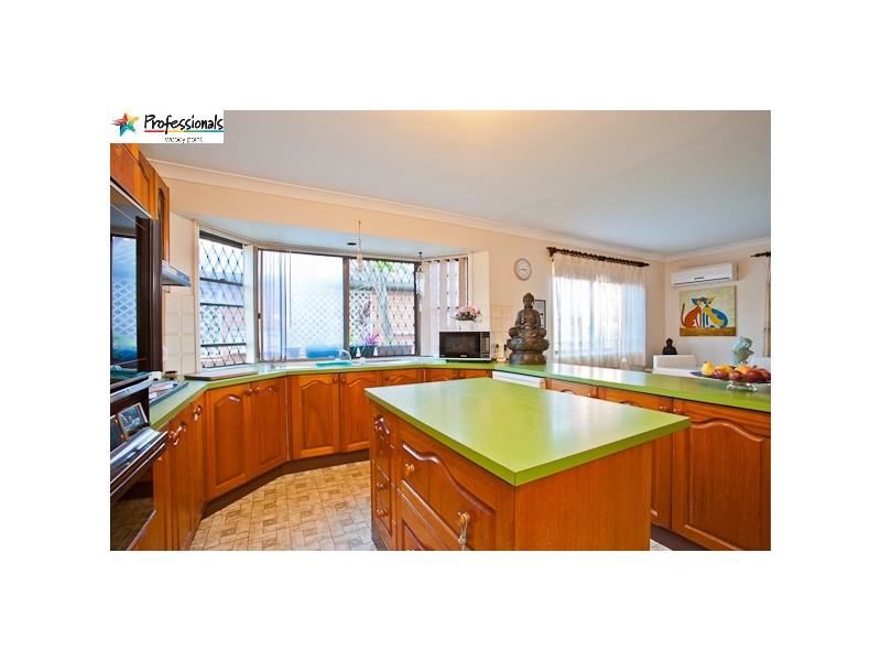 19 Kennedy Esplanade, Scarborough QLD 4020
