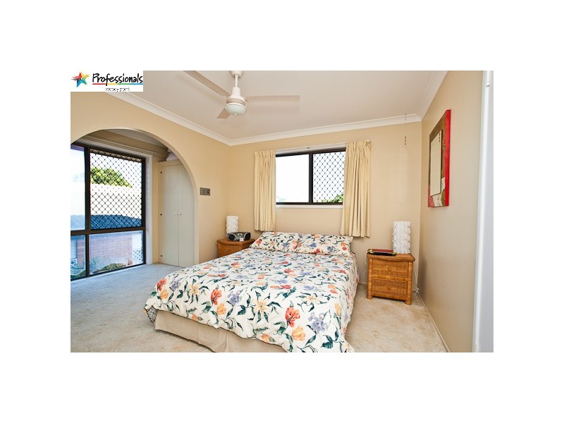 19 Kennedy Esplanade, Scarborough QLD 4020