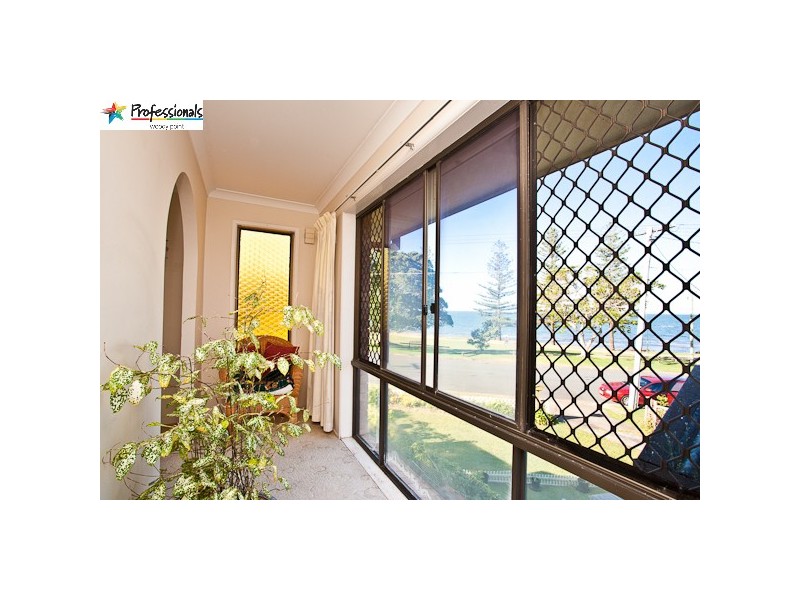 19 Kennedy Esplanade, Scarborough QLD 4020