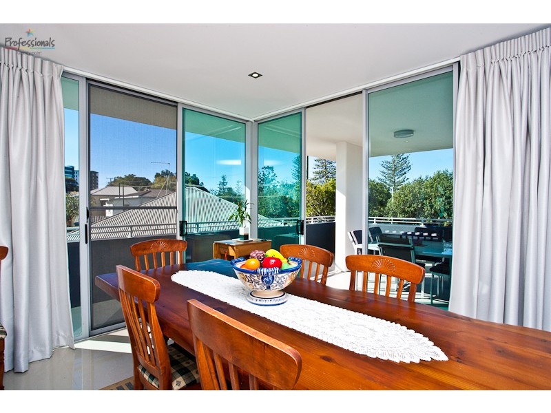 6/17-23 Marine Parade, Redcliffe QLD 4020