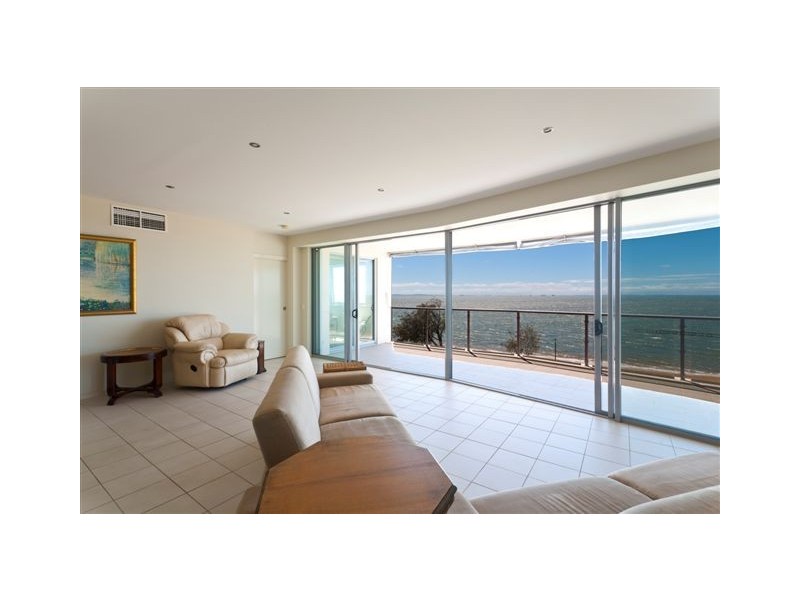 17/146 Prince Edward Parade, Scarborough QLD 4020