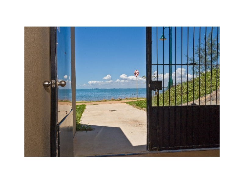 17/146 Prince Edward Parade, Scarborough QLD 4020