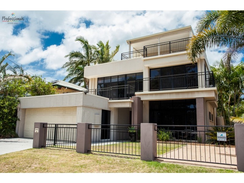60 Oyster Point Esplanade, Scarborough QLD 4020