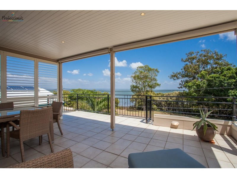 60 Oyster Point Esplanade, Scarborough QLD 4020