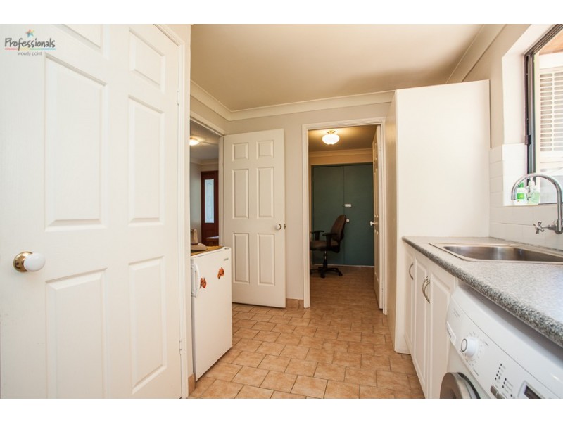 60 Oyster Point Esplanade, Scarborough QLD 4020