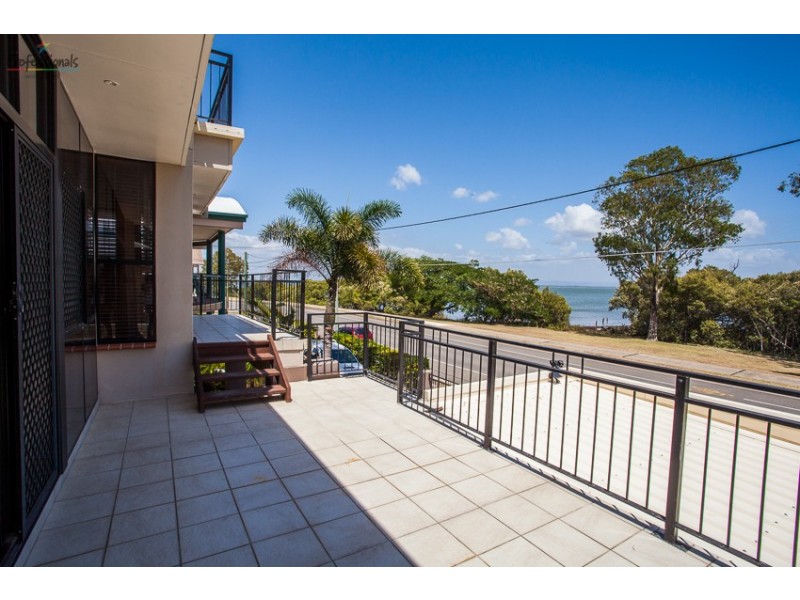 60 Oyster Point Esplanade, Scarborough QLD 4020