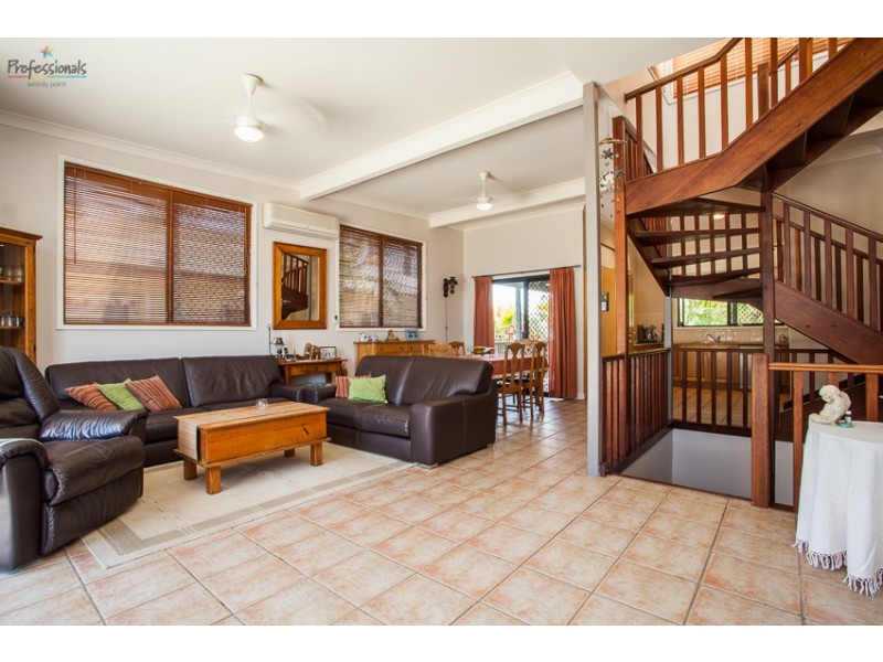 60 Oyster Point Esplanade, Scarborough QLD 4020