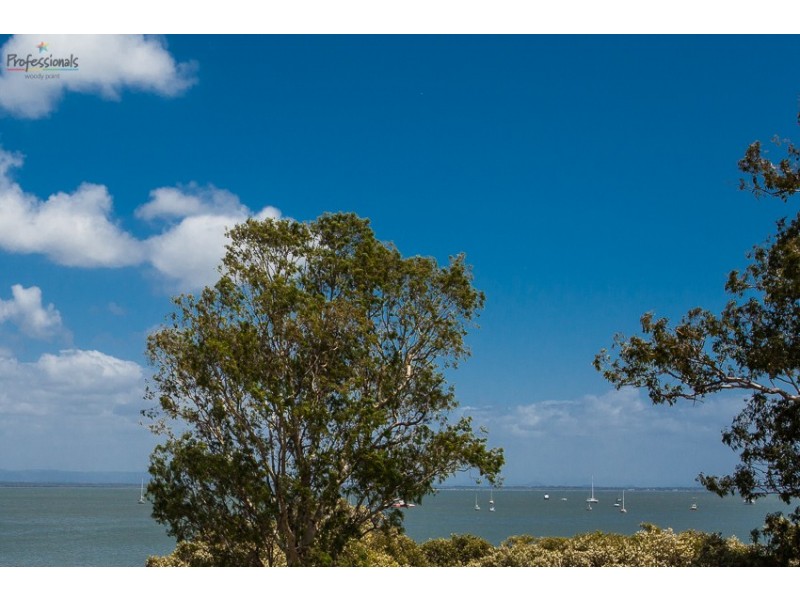 60 Oyster Point Esplanade, Scarborough QLD 4020