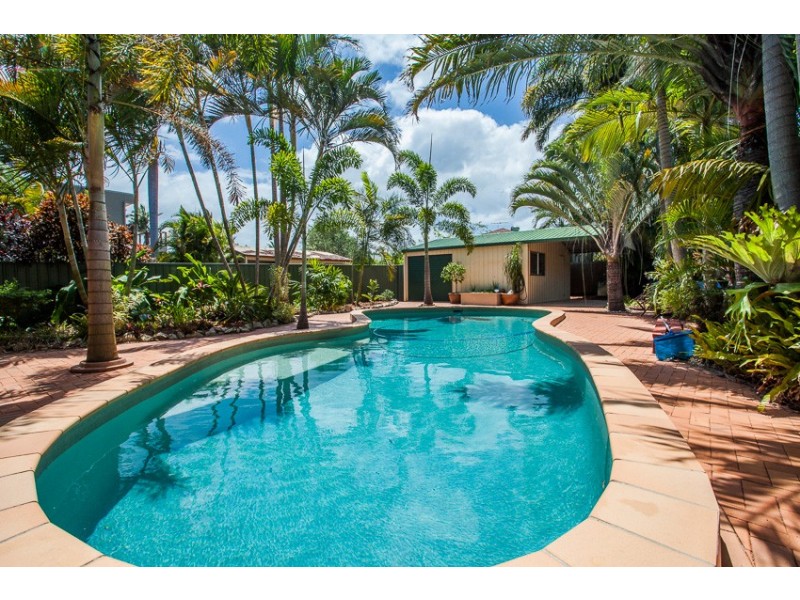 60 Oyster Point Esplanade, Scarborough QLD 4020