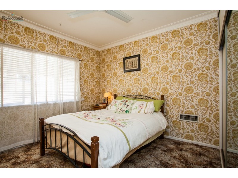 15 Greenup Street, Redcliffe QLD 4020