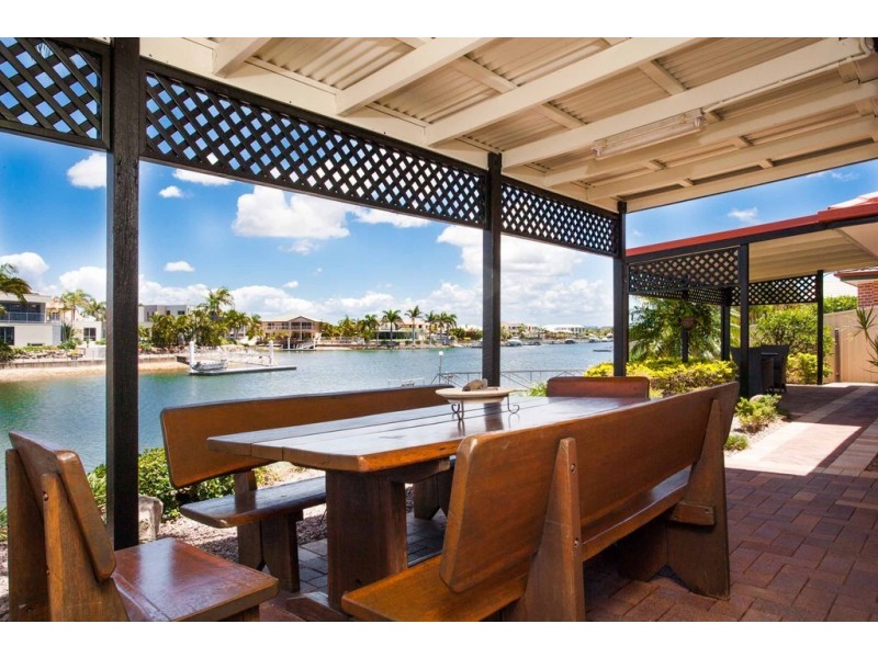 10 Eagle Court, Newport QLD 4020