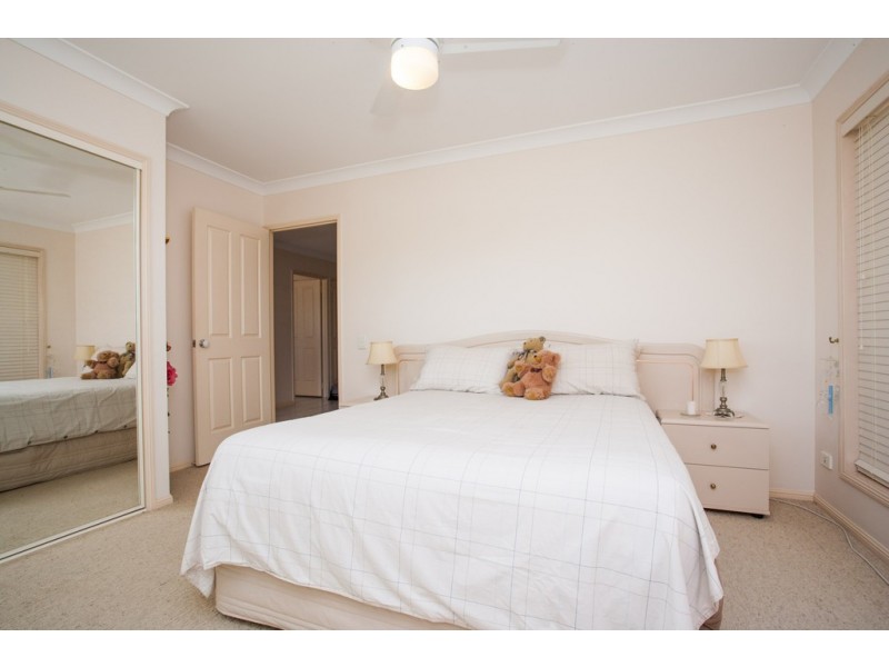 10 Eagle Court, Newport QLD 4020