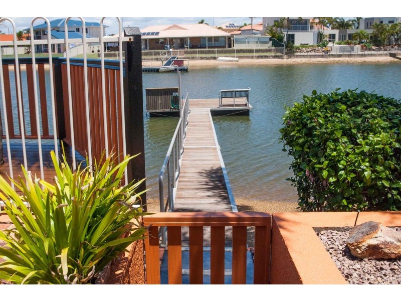 10 Eagle Court, Newport QLD 4020