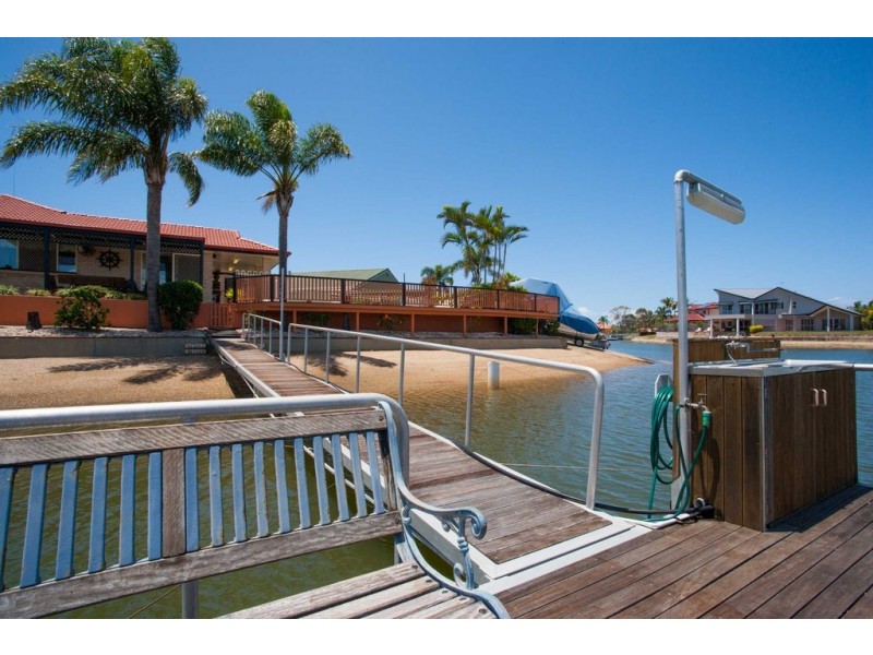 10 Eagle Court, Newport QLD 4020