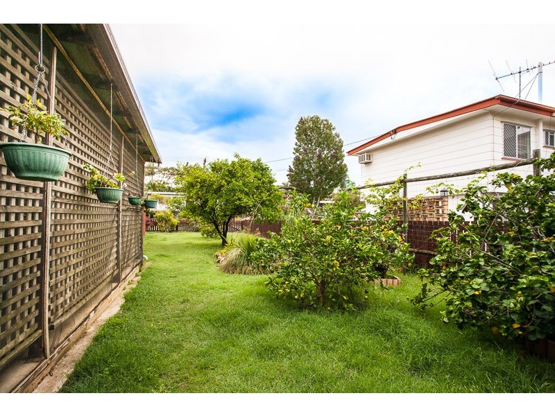 1 Waterton Street, Clontarf QLD 4019