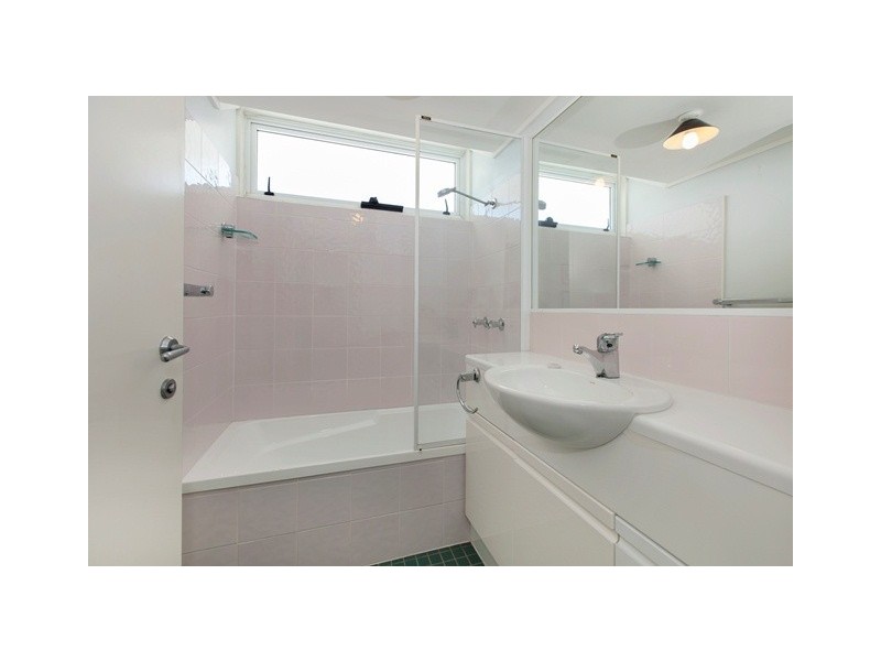 16/77-79 Marine Parade, Redcliffe QLD 4020