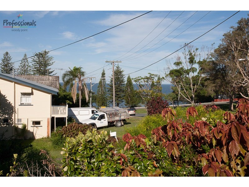 12 King Street, Woody Point QLD 4019