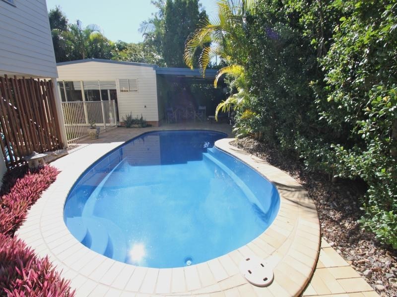6 Arthur Street, Woody Point QLD 4019