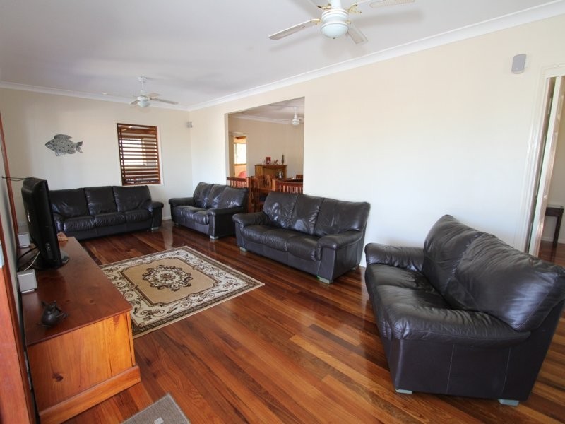 6 Arthur Street, Woody Point QLD 4019