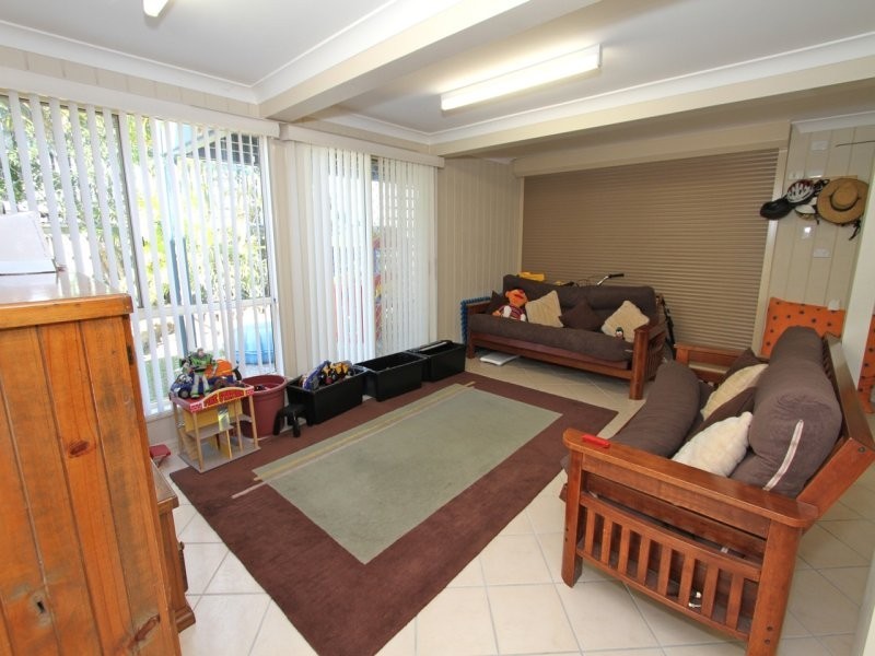 6 Arthur Street, Woody Point QLD 4019