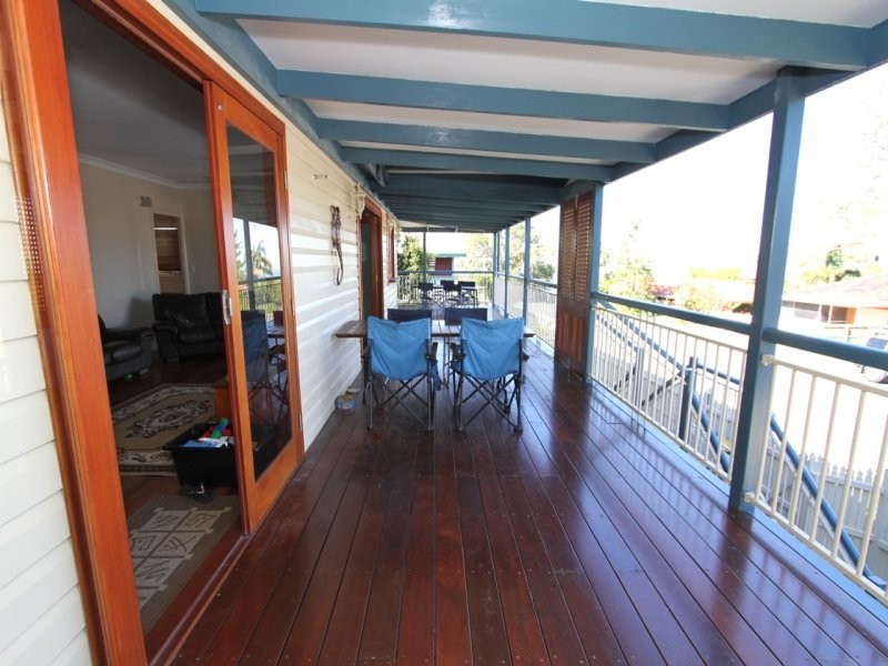 6 Arthur Street, Woody Point QLD 4019