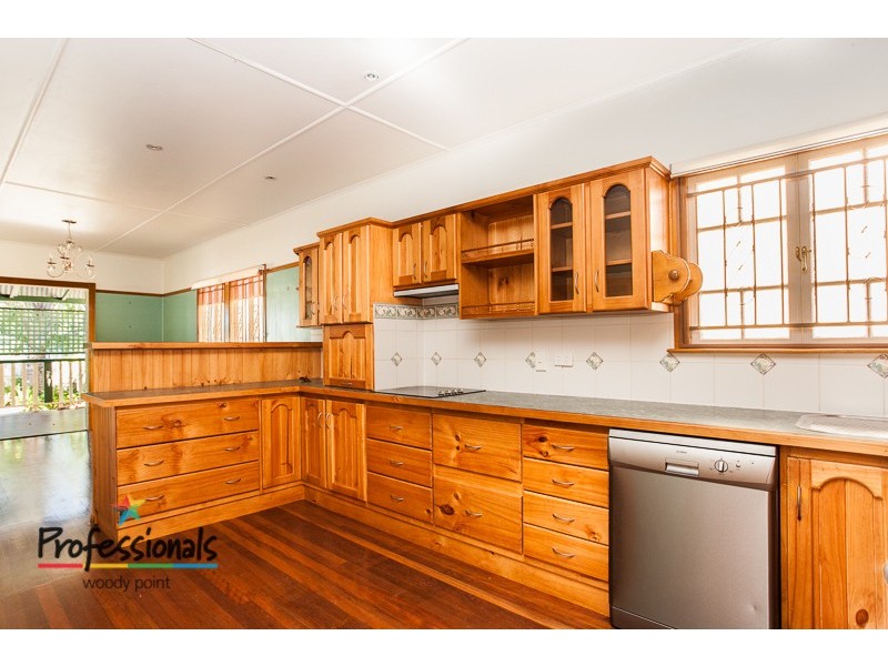 33 Knights Terrace, Margate QLD 4019