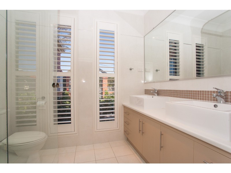 48a Murphy Street, Scarborough QLD 4020