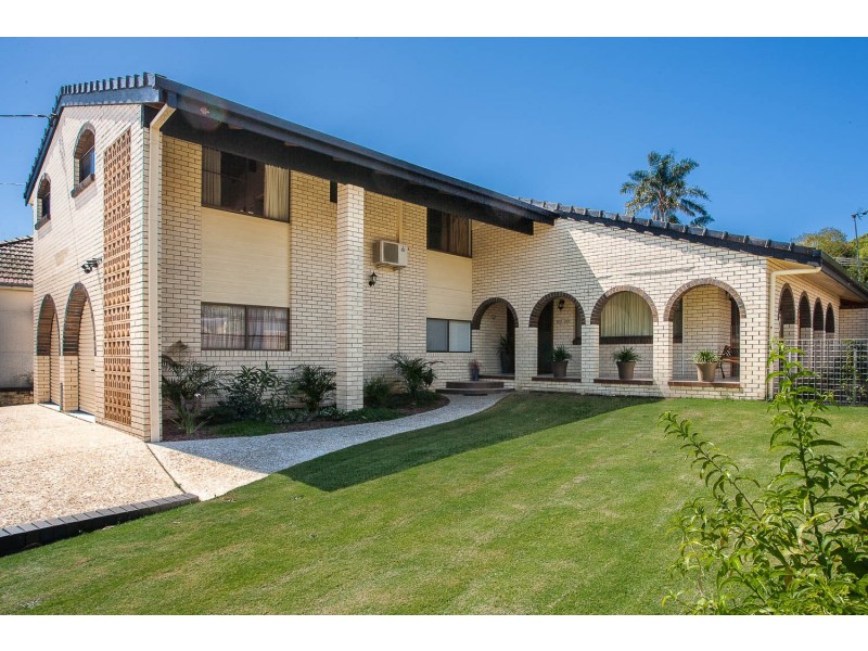 1 Creek Street, Redcliffe QLD 4020