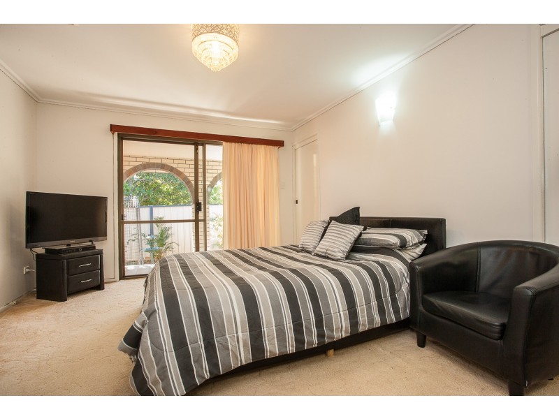 1 Creek Street, Redcliffe QLD 4020