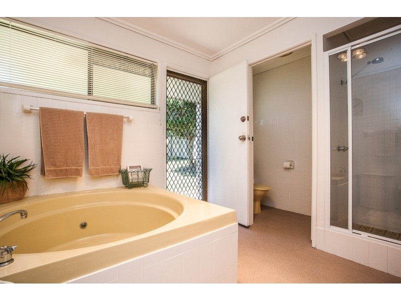 1 Creek Street, Redcliffe QLD 4020