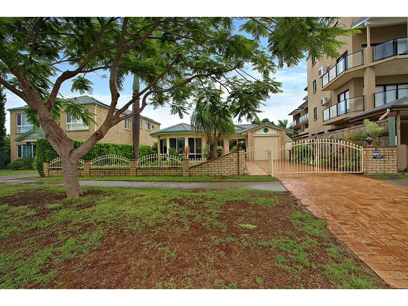 12 Yacht Street, Clontarf QLD 4019