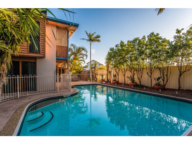 9 Gretel Court, Newport QLD 4020